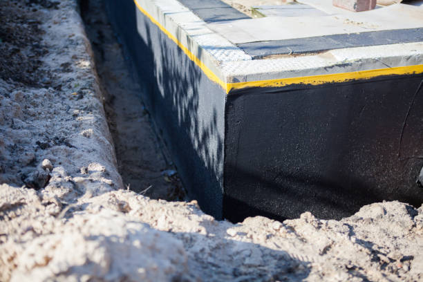 Professional Vapor Barrier Installation technician working in Franklin, MI